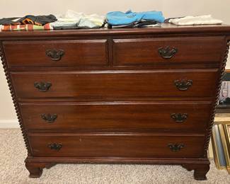 Mahogany chest of drawers