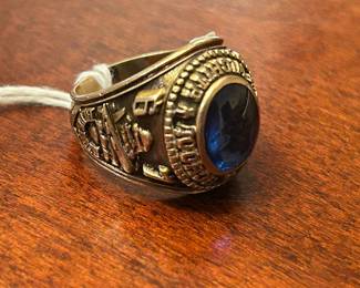 10k men’s class ring 1967 Wichita East High School 13.2 grams total