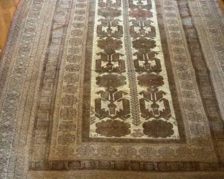 8’ 11”x 5’10” Soumak wool rug