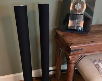 Bang and Olufsen 4000 with speakers