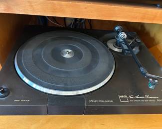 NAD 5020 turntable