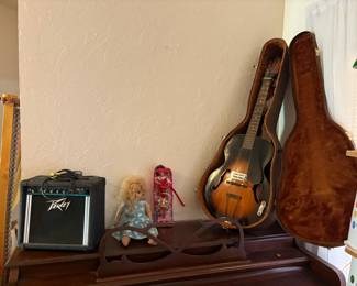 dolls, guitar