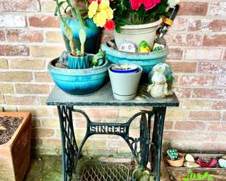 Singer Sewing Table