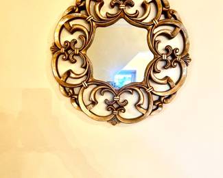 Vintage Wall decor/gold mirror (round))