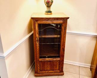 Corner cabinet