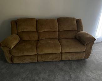 Manual Reclining Couch
