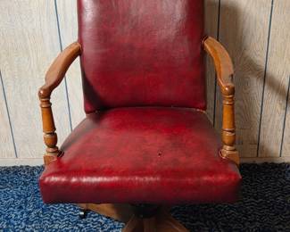 Vintage Red Leather Executive Swivel Office Chair