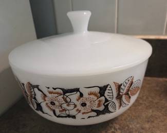 Vintage Pyrex Woodland Casserole Dish