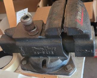 Powr-Kraft 84-5432 4-Inch Swivel Bench Vise