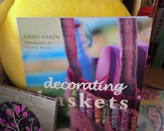 Decorating Baskets: 20 Original Projects for the Home and Gift-Giving