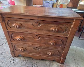 Antique Victorian Walnut Chest of Drawers with Carved Acorn Pulls