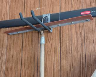 30" Steel Squeegee with Wooden Handle