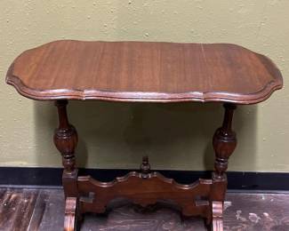 55 VintageMahoganySideTable