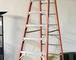 148 Werner10FiberglassAFrameLadder