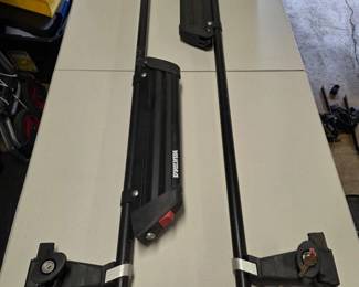 196 YakimaPowderHoundSkiSnowboardRoofRackSystem