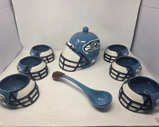 14 SeahawksCeramicHelmet9PieceServingSet