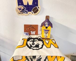 41 GoDawgsUWFanfareFlag