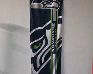 158 3NFLHomegatingSeattleSeahawksDoorBanners
