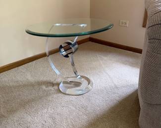 Glass End Tab le