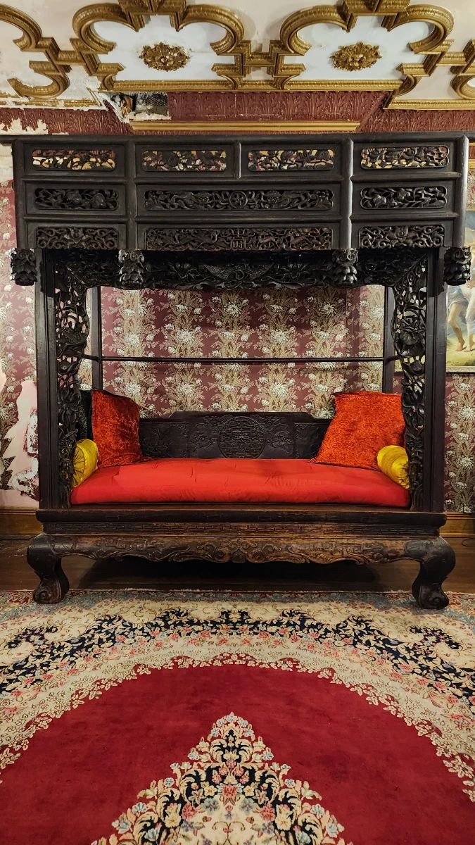 Authentic 19th century Chinese Wedding Bed, amazing wool oriental carpet