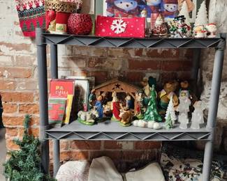 And just a bit more Christmas decor to round out the collection