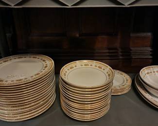Fine China Japan "Golden Rose" 41 pcs.