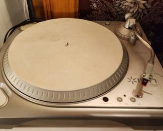 ION turntable