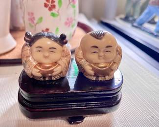 Cute man/woman Netsuke pair