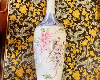 Delicate eggshell vase