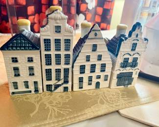 KLM blue White Houses