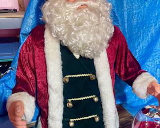 Tabletop dancing Santa