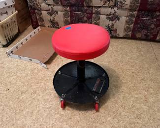 SHOP STOOL