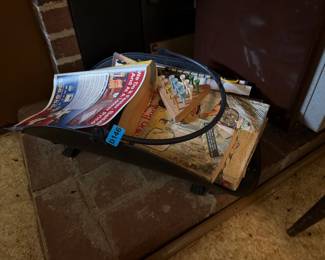 MAGAZINE RACK
