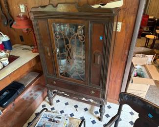 VINTAGE CHINA CABINET