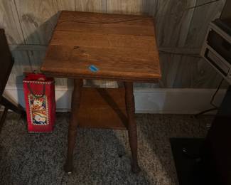OCCASIONAL TABLE
