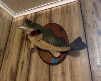 MOUNTED FISH