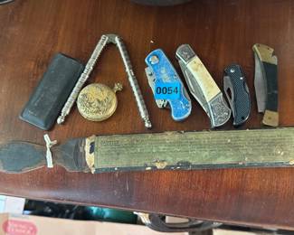 KNIVES