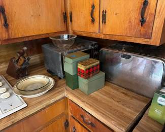 RECIPE BOXES, BREAD BOX, PIE PLATE