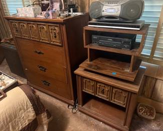 CHEST OF DRAWERS AND NIGHTSTAND