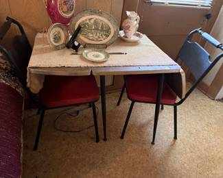 DROP LEAF TABLE AND CHAIRS