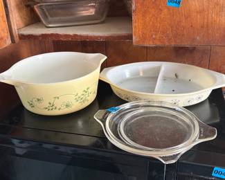 VINTAGE PYREX DISHES