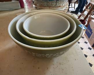 VINTAGE GREEN PYREX SET