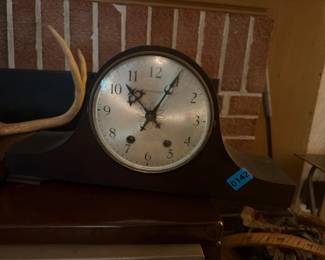 MANTLE CLOCK
