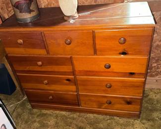 DRESSER