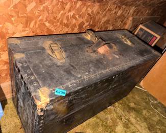 VINTAGE TRUNK