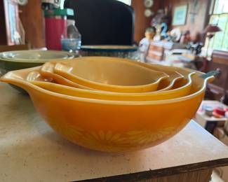 VINTAGE PYREX 
