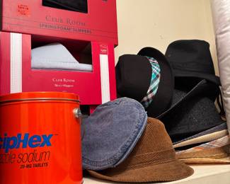 Mens Hats + Slipper