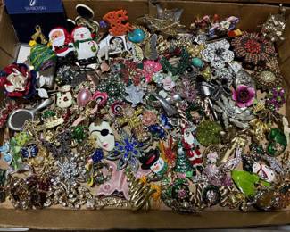 Vintage Brooches Jewelry