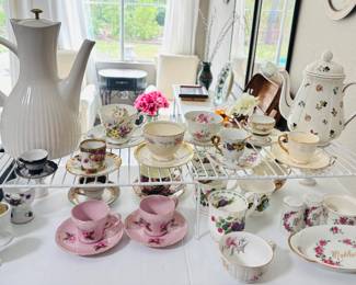 Vintage Teapot - Tea Cups