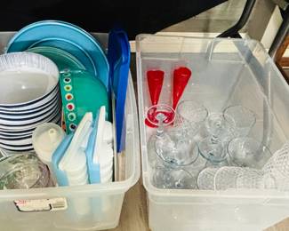 Misc. Kitchen Plastic Bowls / Cups